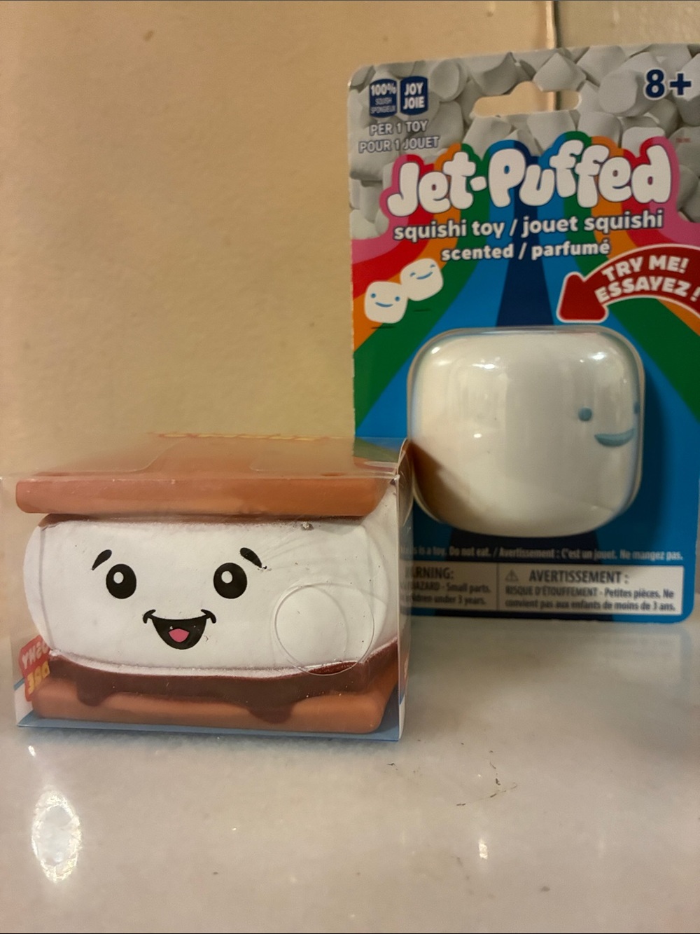 Squishi Toy - White Marshmallow S'mores Plush
